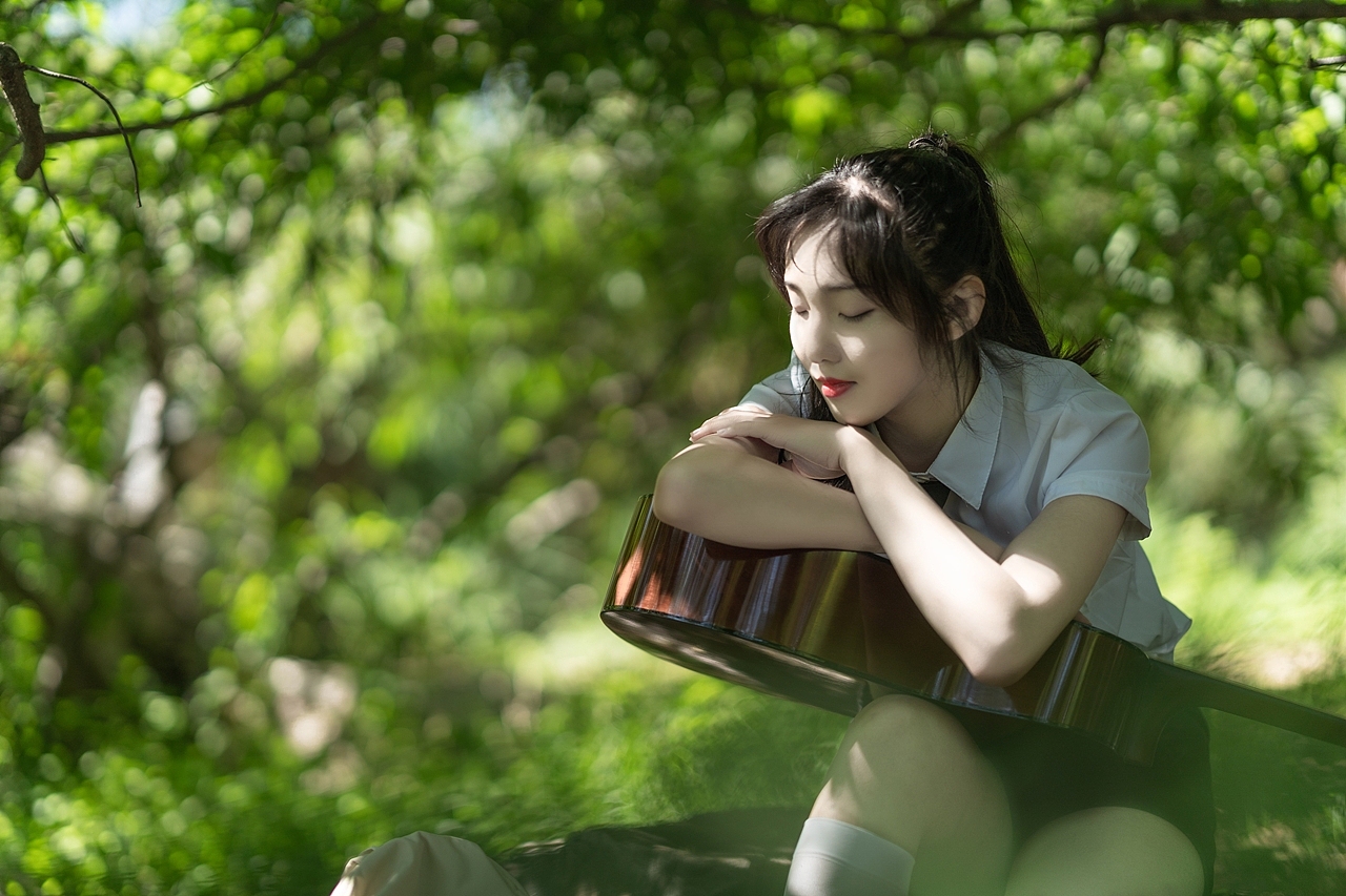 【日常】炎炎夏日下的翘课少女