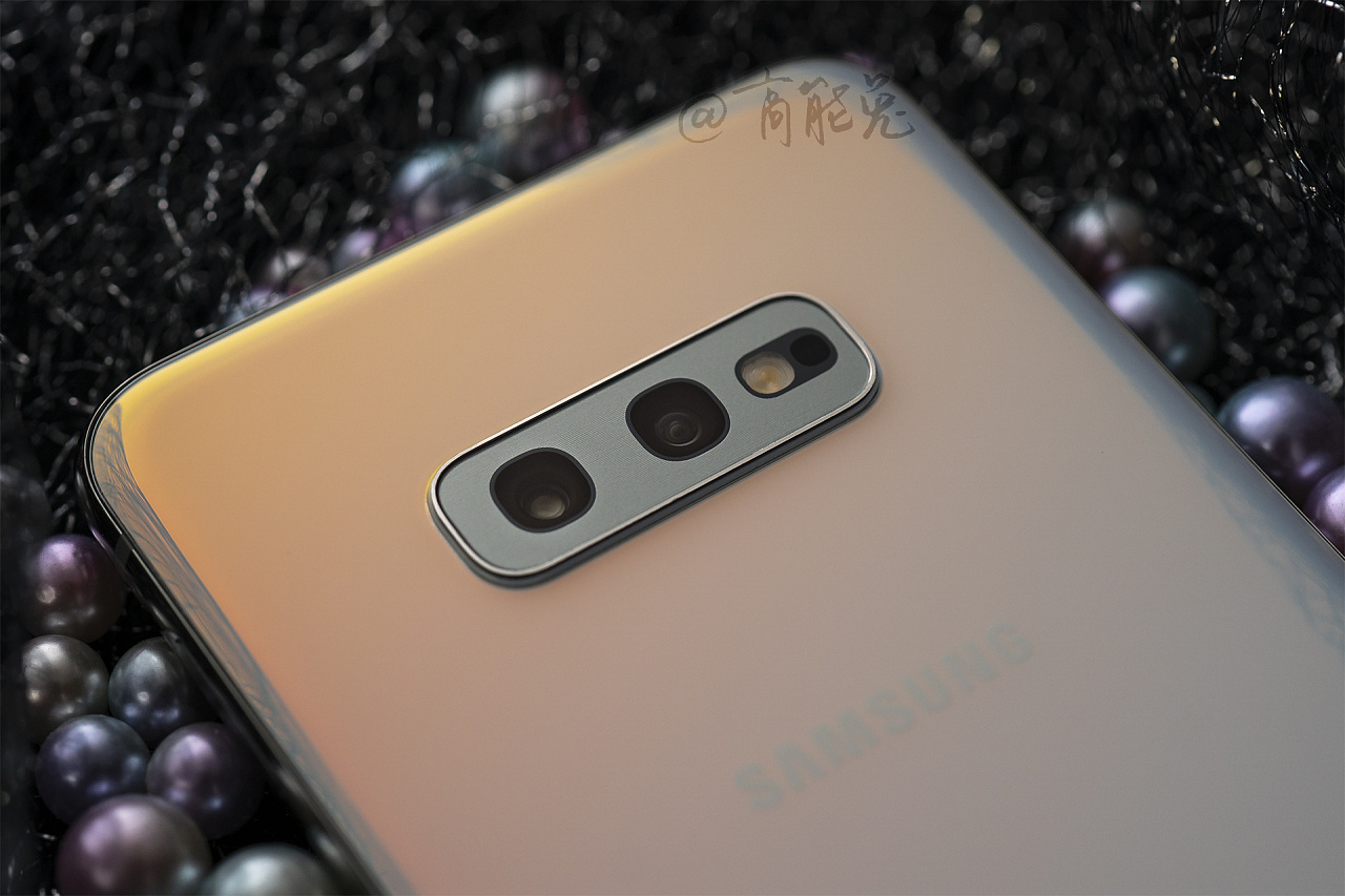 三星galaxy s10e 白色