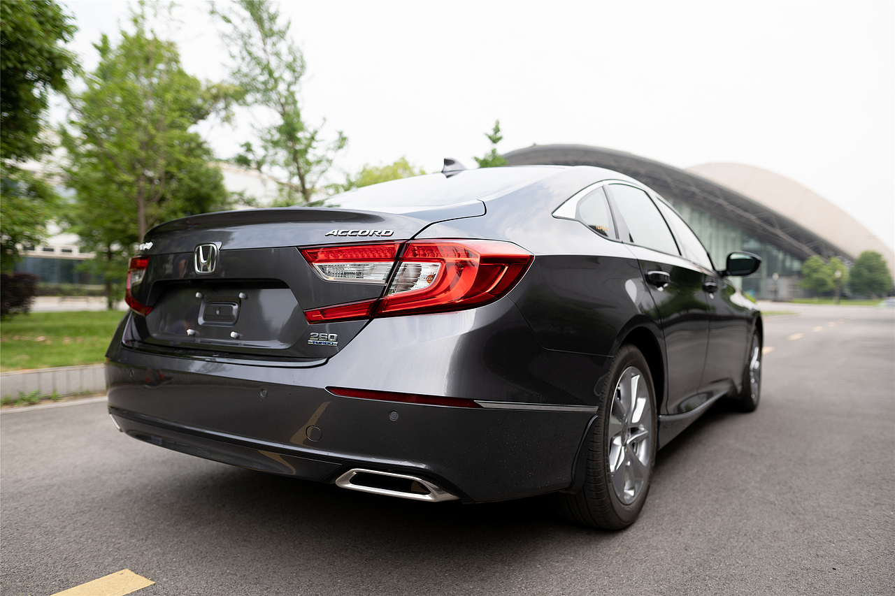 十代雅阁太空银（图ZMTU4MDA5NzAw） - 产品摄影 - 站酷设计师hubo1028原创素材 - 站酷ZCOOL