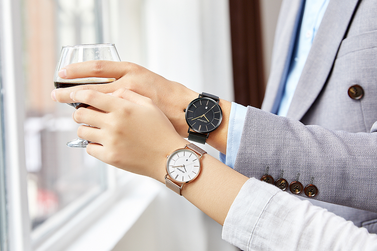 手表上手拍摄2模特组合手摸拍摄（图ZMjQ1NTAzNjA0） - 产品摄影 - 站酷设计师63号原创素材 - 站酷ZCOOL