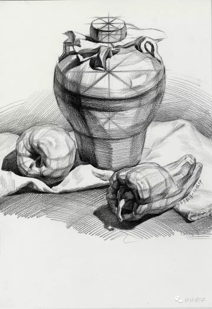 贵州美术网分享经典素描静物作品,来源于步步教学