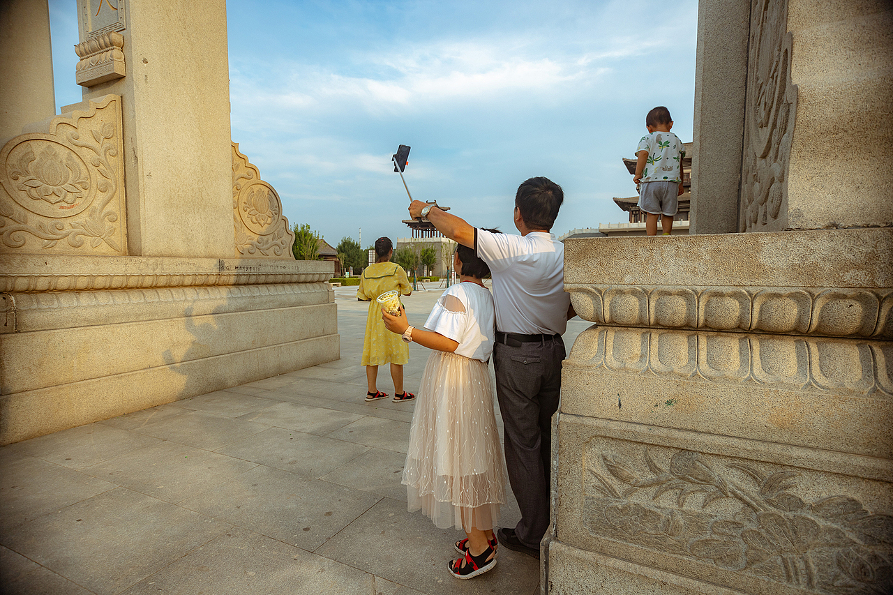 周末有晚霞的魏祠公园