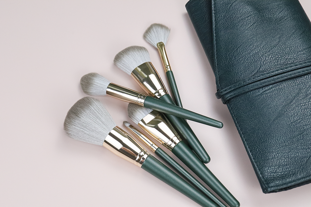 化妆刷（图ZMjMyMzk2NDQ0） - 产品摄影 - 站酷设计师陈大狗a原创素材 - 站酷ZCOOL