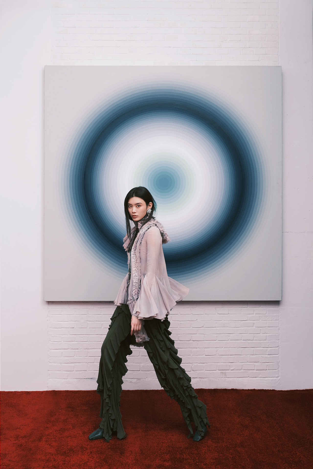 奚梦瑶《芭莎艺术》