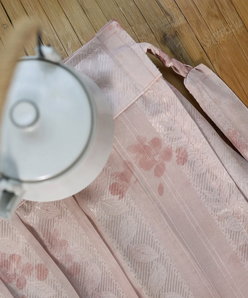 汉服设计 芳春 成品展示（图ZMzE1Mzc3MTY4） - 传统/民族服饰 - 站酷设计师我是泡子呀原创素材 - 站酷ZCOOL