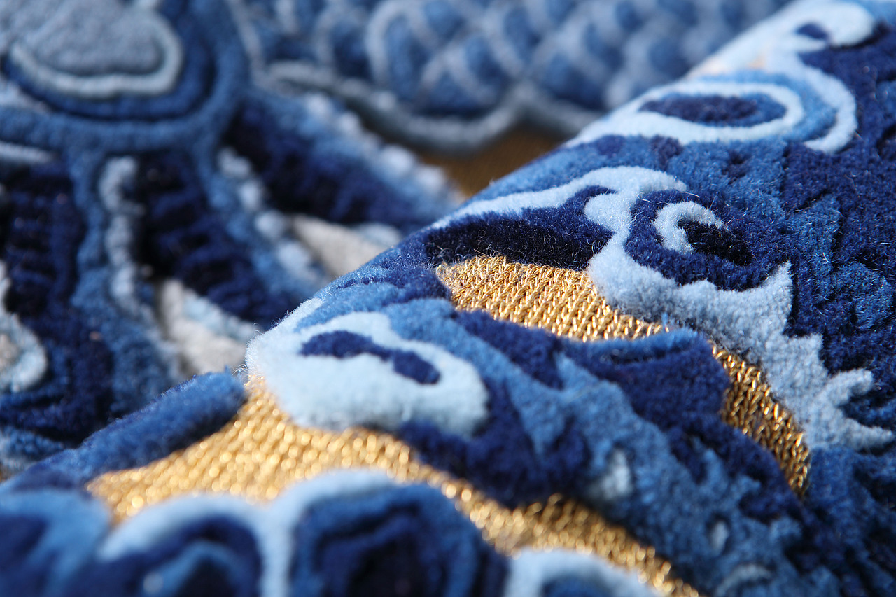 盘金毯-带子上朝