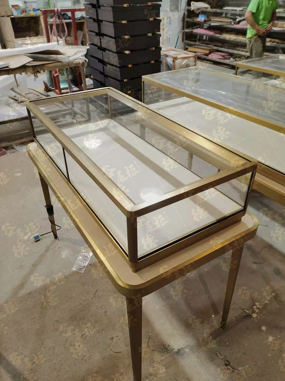 精品銷售柜-適用珠寶鐘表輕奢品（圖ZMjU4NTQ0OTIw） - 展陳設(shè)計 - 站酷設(shè)計師谷德珠寶展柜原創(chuàng)素材 - 站酷ZCOOL