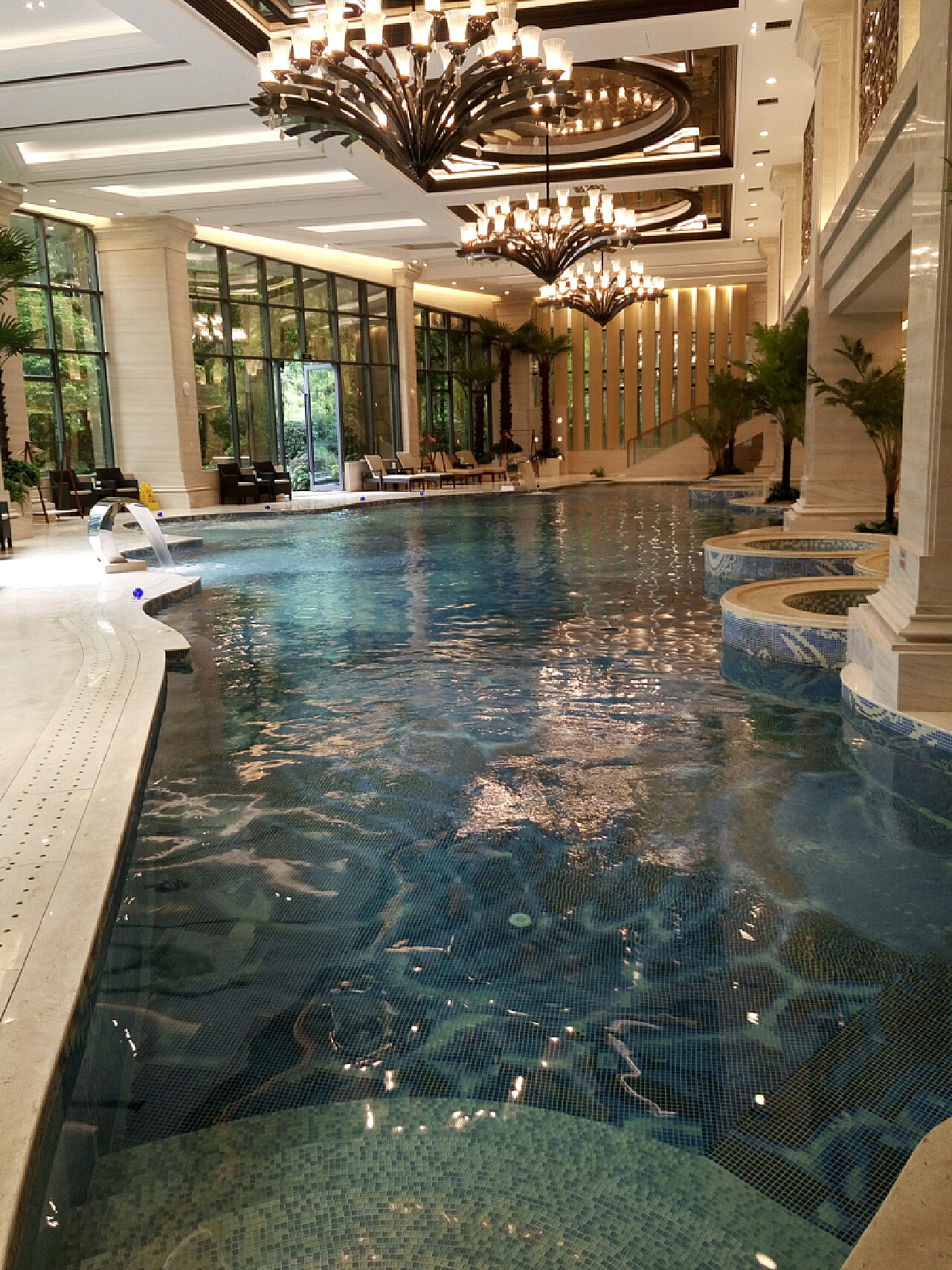 15款好看的私人别墅游泳池图片-中国木业网