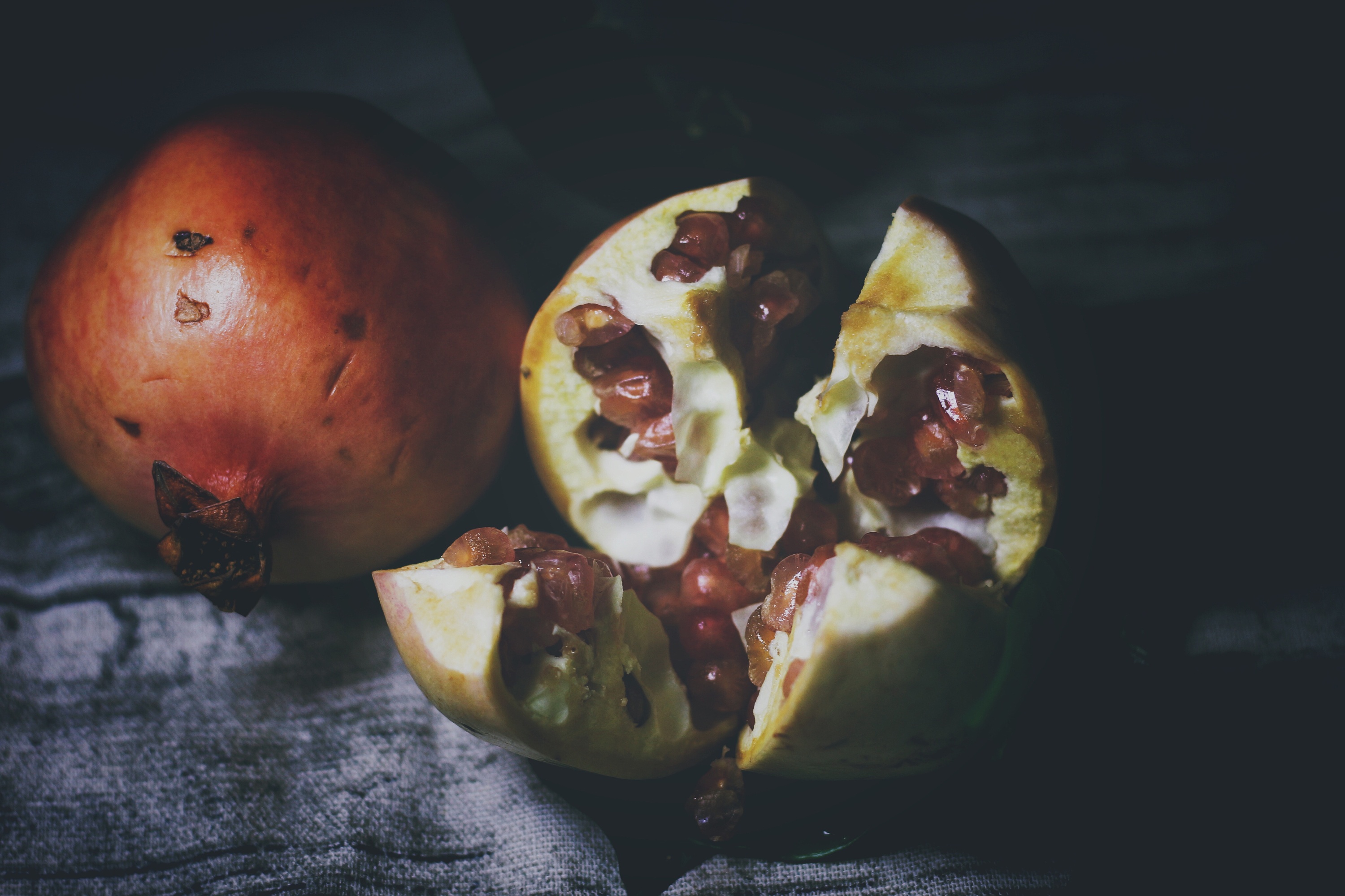 拍摄石榴|摄影|静物|黄德志 - 原创作品 - 站酷 (zcool)