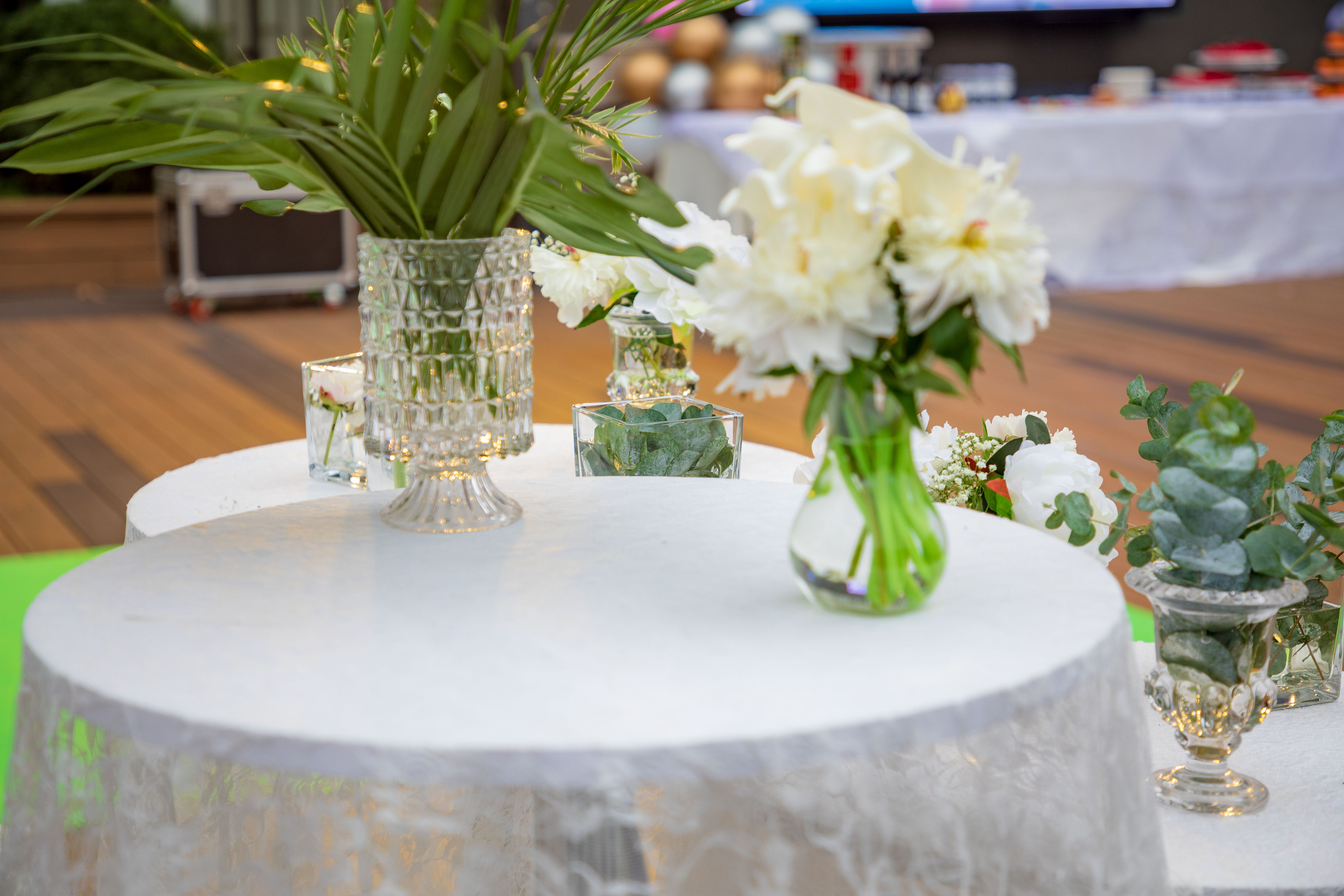 婚礼场景现场装饰装扮策划搭建舞台背景墙白纱座椅