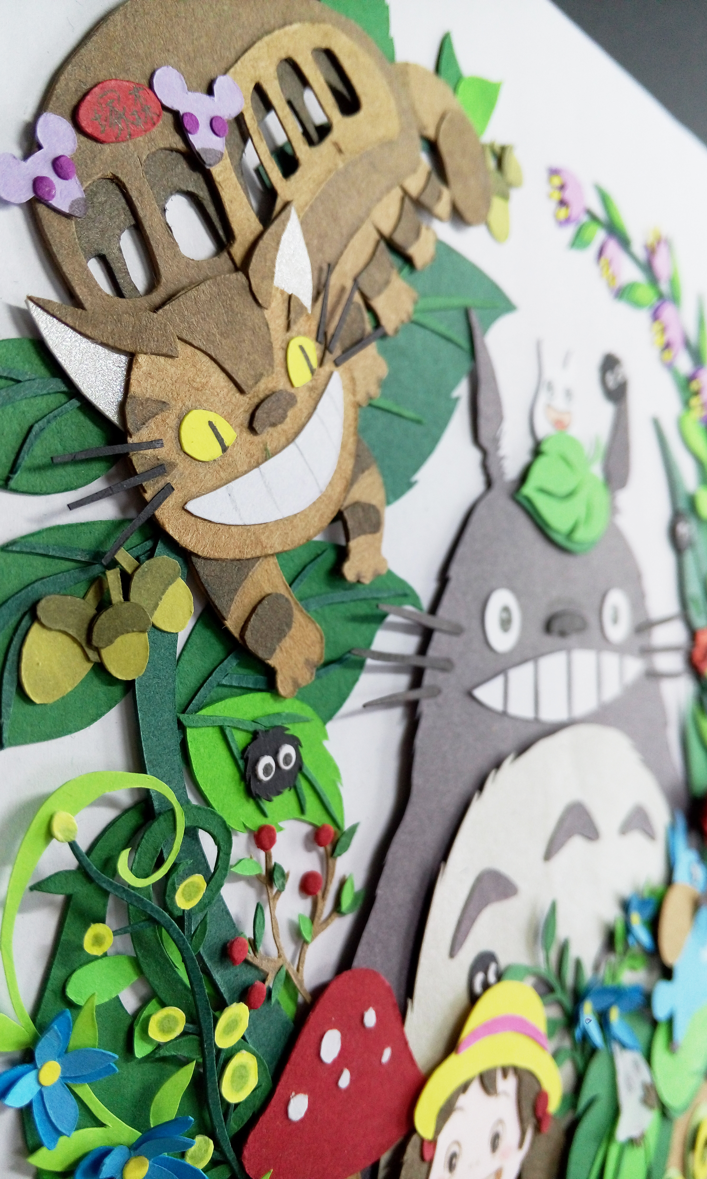 纸刻作品《龙猫》