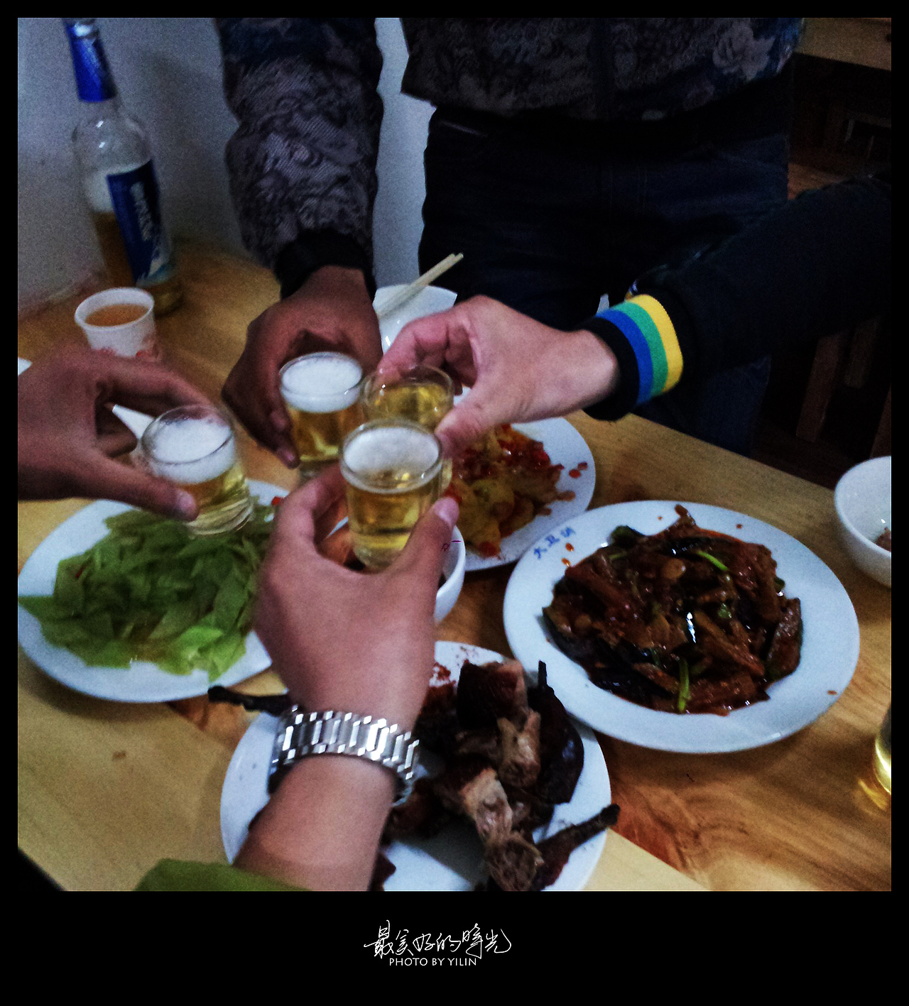 到了芒康的时候，大家决定分道扬镳，因为这里是川藏云三省交界的地方，所以车主还是决定继续去四川，我们觉得去云南。我们四个只能下车，晚上小聚，添了硬菜，烤鸭！