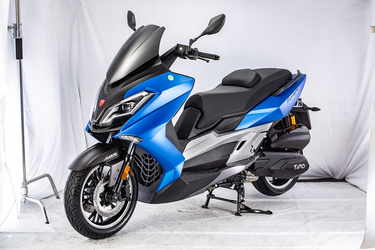 台荣tr300t 国产300大踏板摩托拍摄