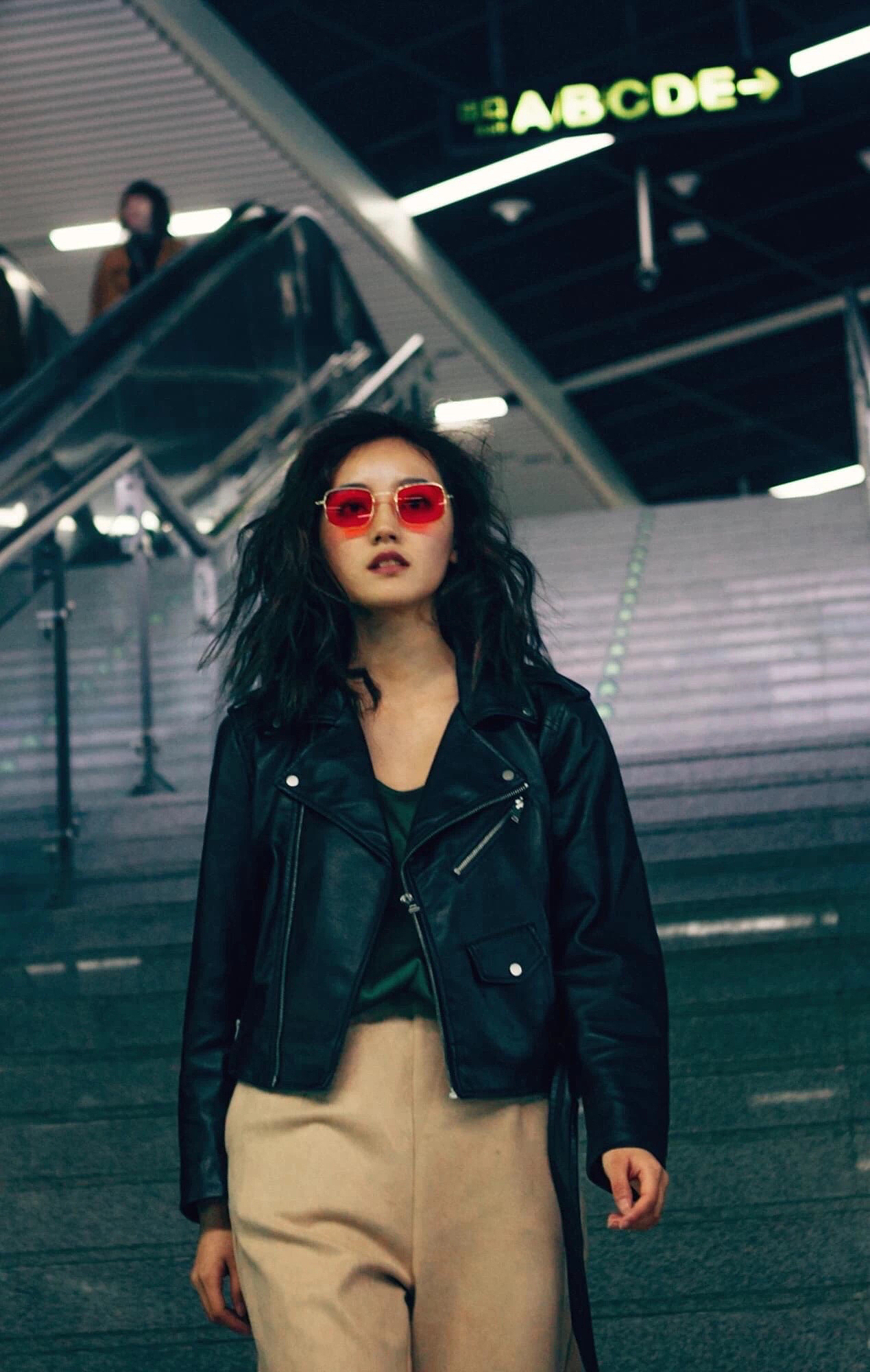 地下铁（图ZMTk1MTk1NDMy） - 人像摄影 - 站酷设计师Beidaobeidao原创素材 - 站酷ZCOOL