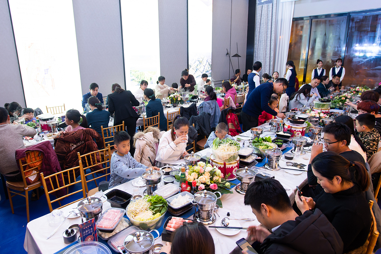 客户答谢暖场火锅宴（融创世樾城）（图ZMTkwNjA5NjMy） - 人文/纪实摄影 - 站酷设计师放狼的小羊原创素材 - 站酷ZCOOL