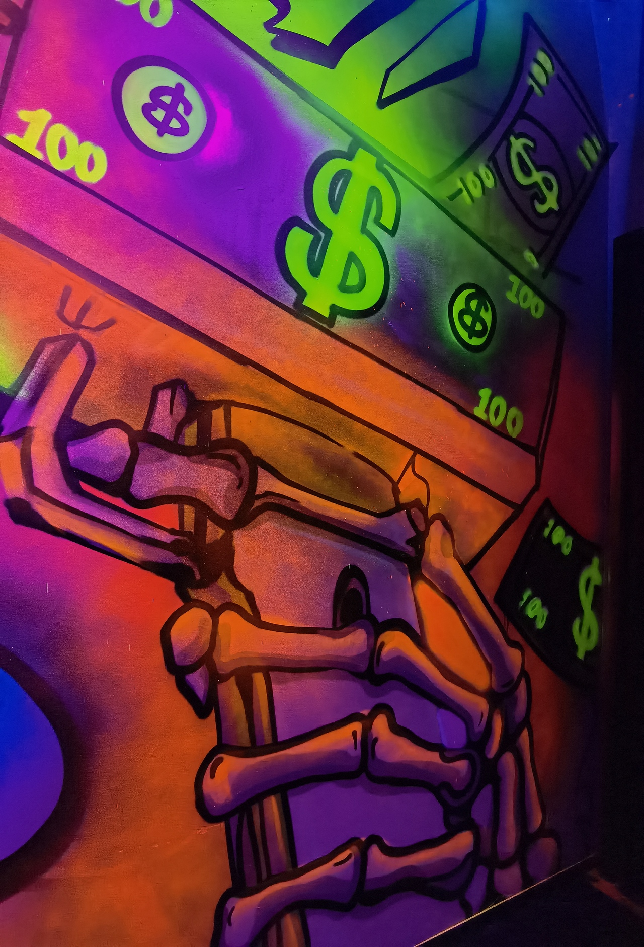 【首发】北京三里屯OG club酒吧荧光涂鸦创作