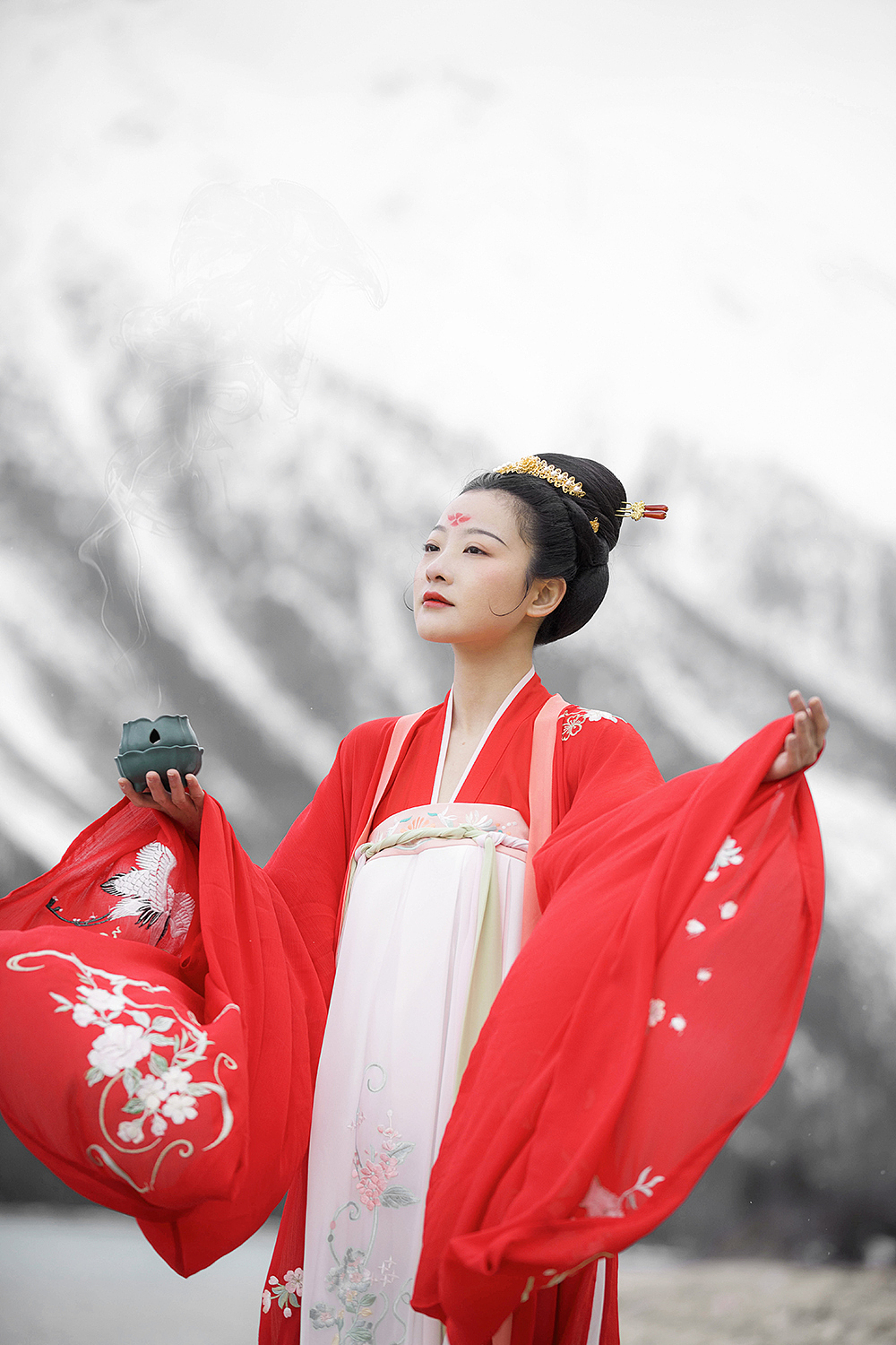 羊湖颂（图ZMTQzODM2Mzk2） - 人像摄影 - 站酷设计师琥珀zxt原创素材 - 站酷ZCOOL