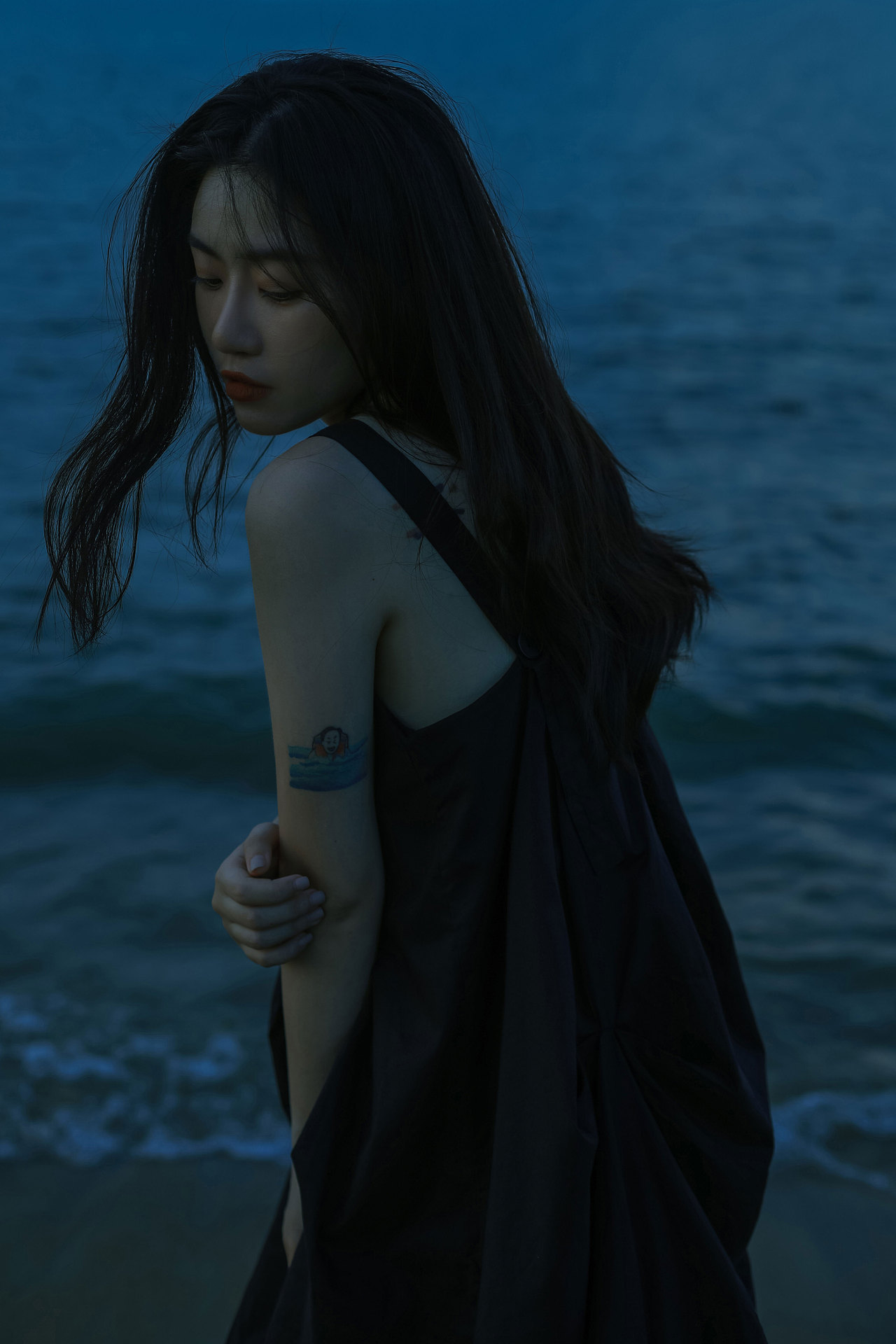 月亮不会奔你而来 但我会（图ZMjc5NjI2MzY4） - 人像摄影 - 站酷设计师银儿漂漂原创素材 - 站酷ZCOOL