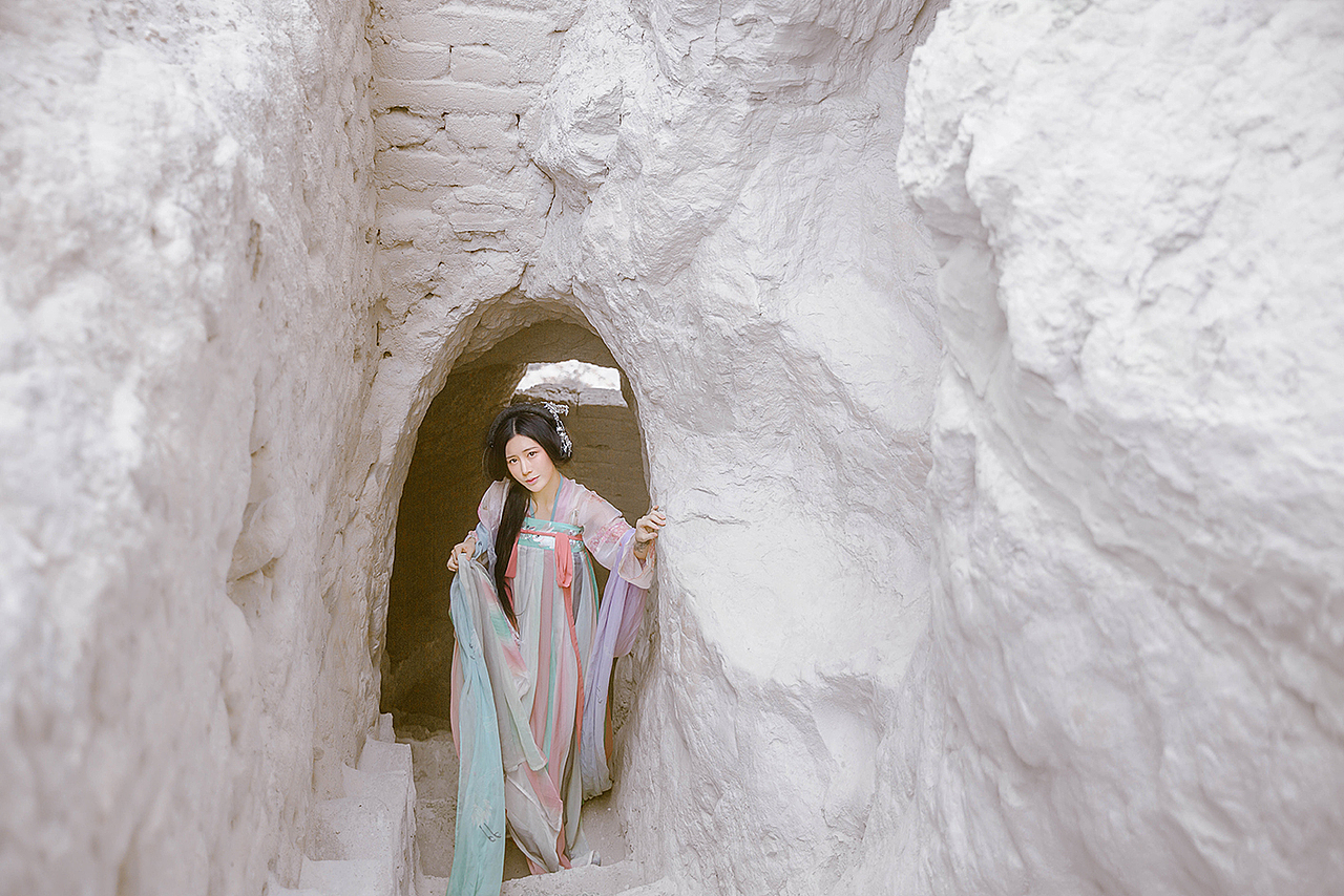 惹尘埃（图ZOTI3Njc3Njg=） - 人像摄影 - 站酷设计师ROEMWO原创素材 - 站酷ZCOOL