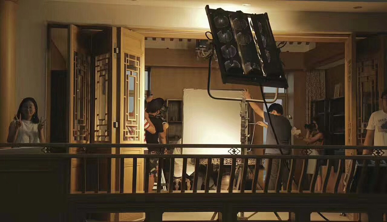 網(wǎng)易&簡(jiǎn)一大理石瓷磚-《奮斗路上，讓家人住得更好》（圖ZMTM3OTA4MDAw） - MV - 站酷設(shè)計(jì)師流浪者牧羊人原創(chuàng)素材 - 站酷ZCOOL