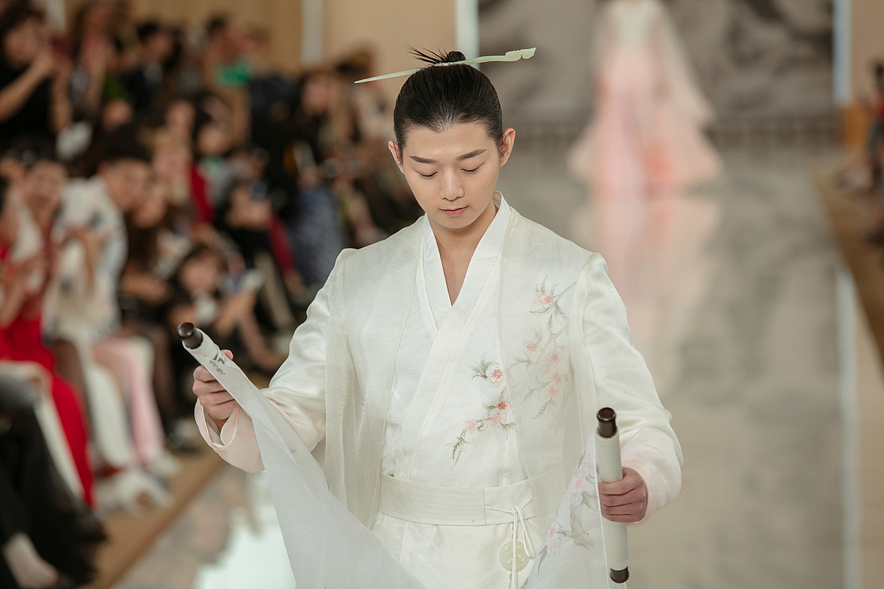 剑网3X盖娅传说2020春夏联名（图ZMTgwOTE0MjAw） - 人像摄影 - 站酷设计师七味zoe原创素材 - 站酷ZCOOL