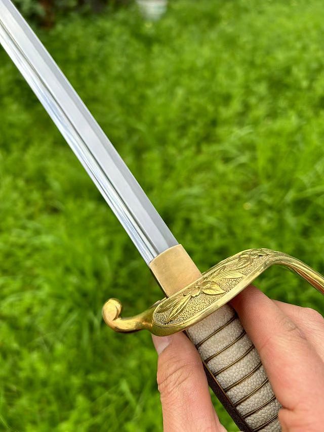 会开军舰的武士老大哥必备 日本刀之海军指挥刀