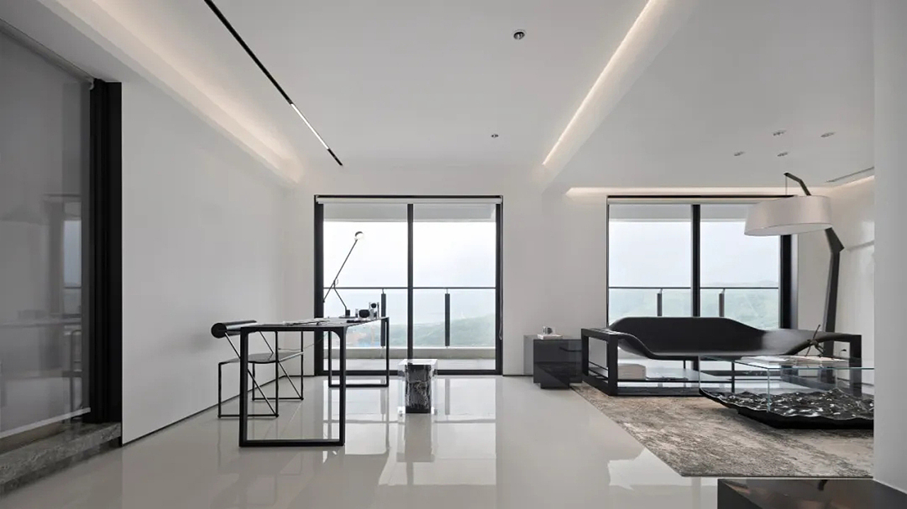 光与影如同室内建筑的形与面,对空间的定义与美感的经营有着不可替代的贡献。本次设计师捕捉空间中的光影之美,将极简做到极致,带给来访者寂静悠远的空间情感体验。