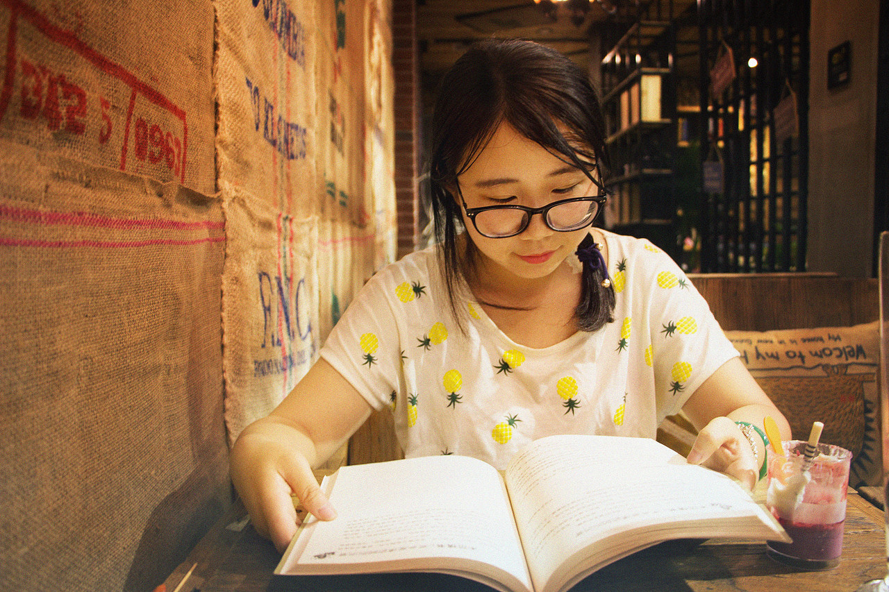 周末姑娘（图ZNTYzOTExMDA=） - 人像摄影 - 站酷设计师卷卷snail原创素材 - 站酷ZCOOL