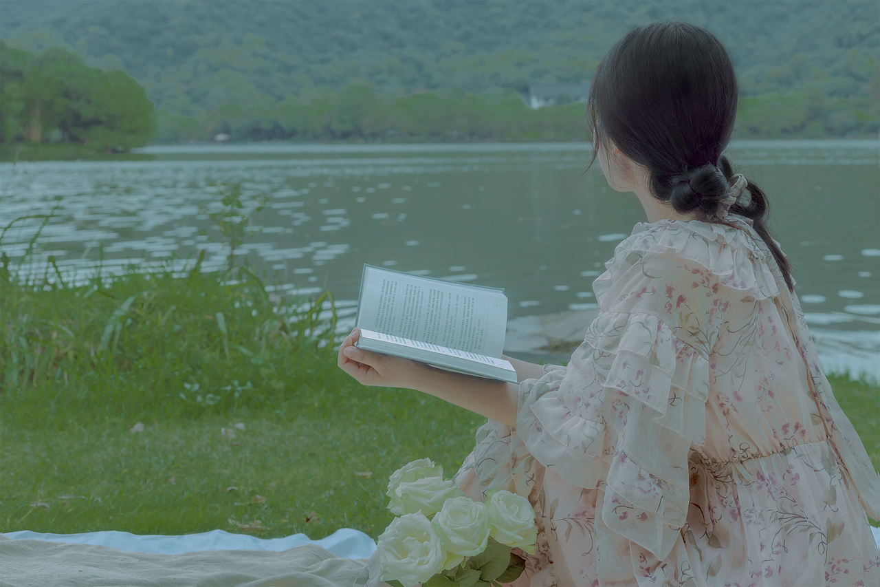 山城河畔（图ZMjc0NDI2NjAw） - 人像摄影 - 站酷设计师拉丨苏原创素材 - 站酷ZCOOL