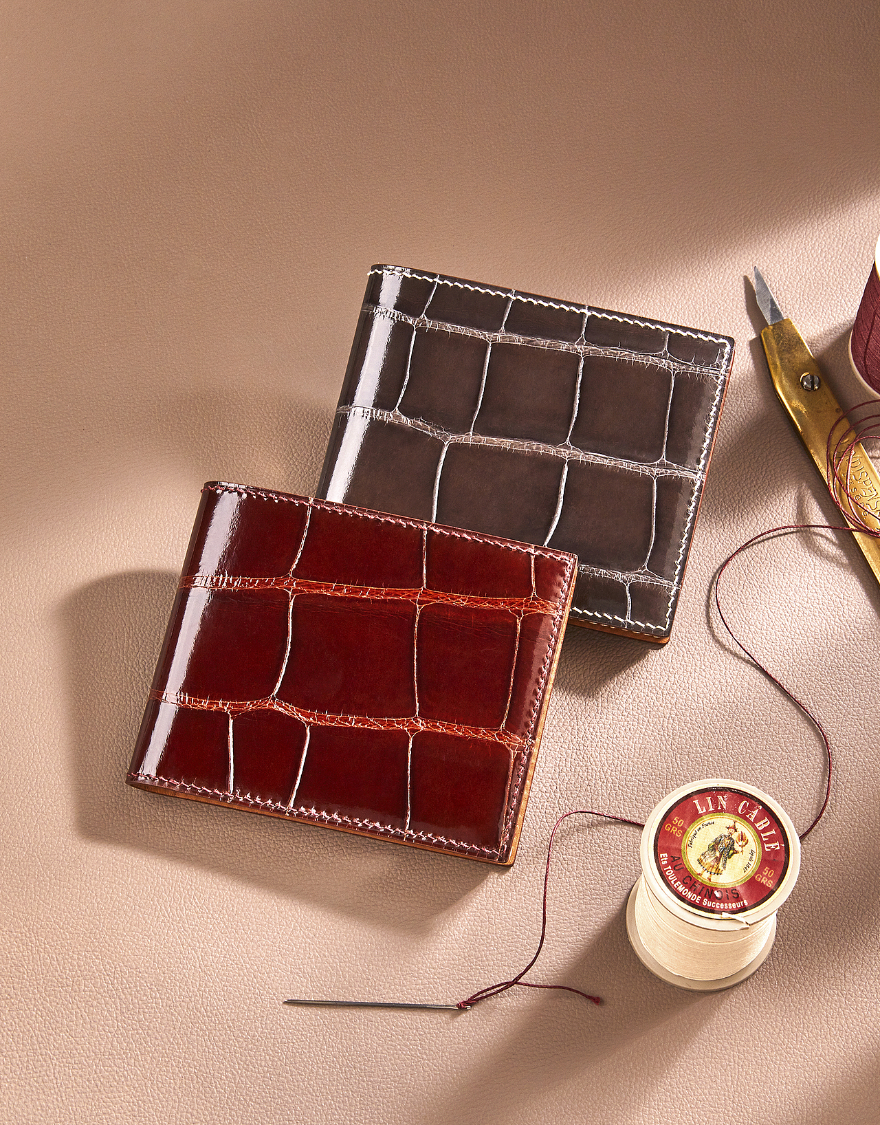 鳄鱼皮男士钱包白底场景创意拍摄精修样张分享（图ZMTU1MjcyNDM2） - 产品摄影 - 站酷设计师极致映像原创素材 - 站酷ZCOOL