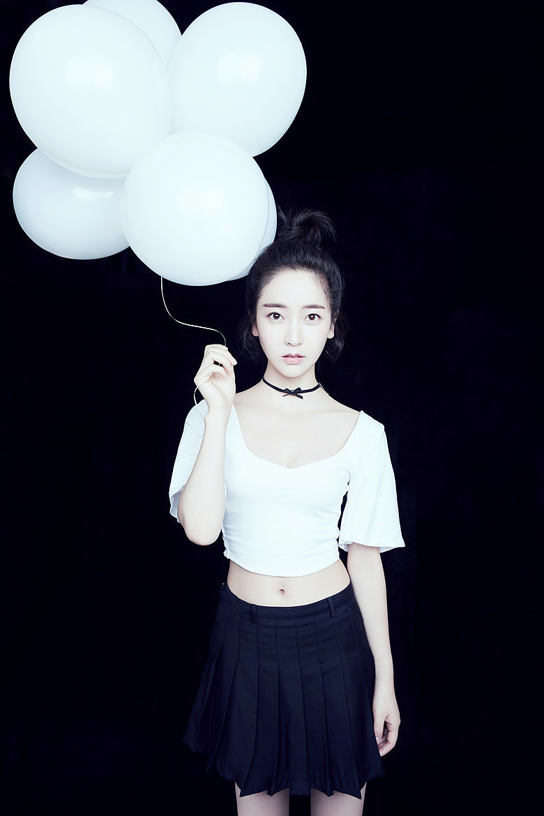 艺人费伟妮（图ZMTA2NzkzMDU2） - 人像摄影 - 站酷设计师漂白狗原创素材 - 站酷ZCOOL