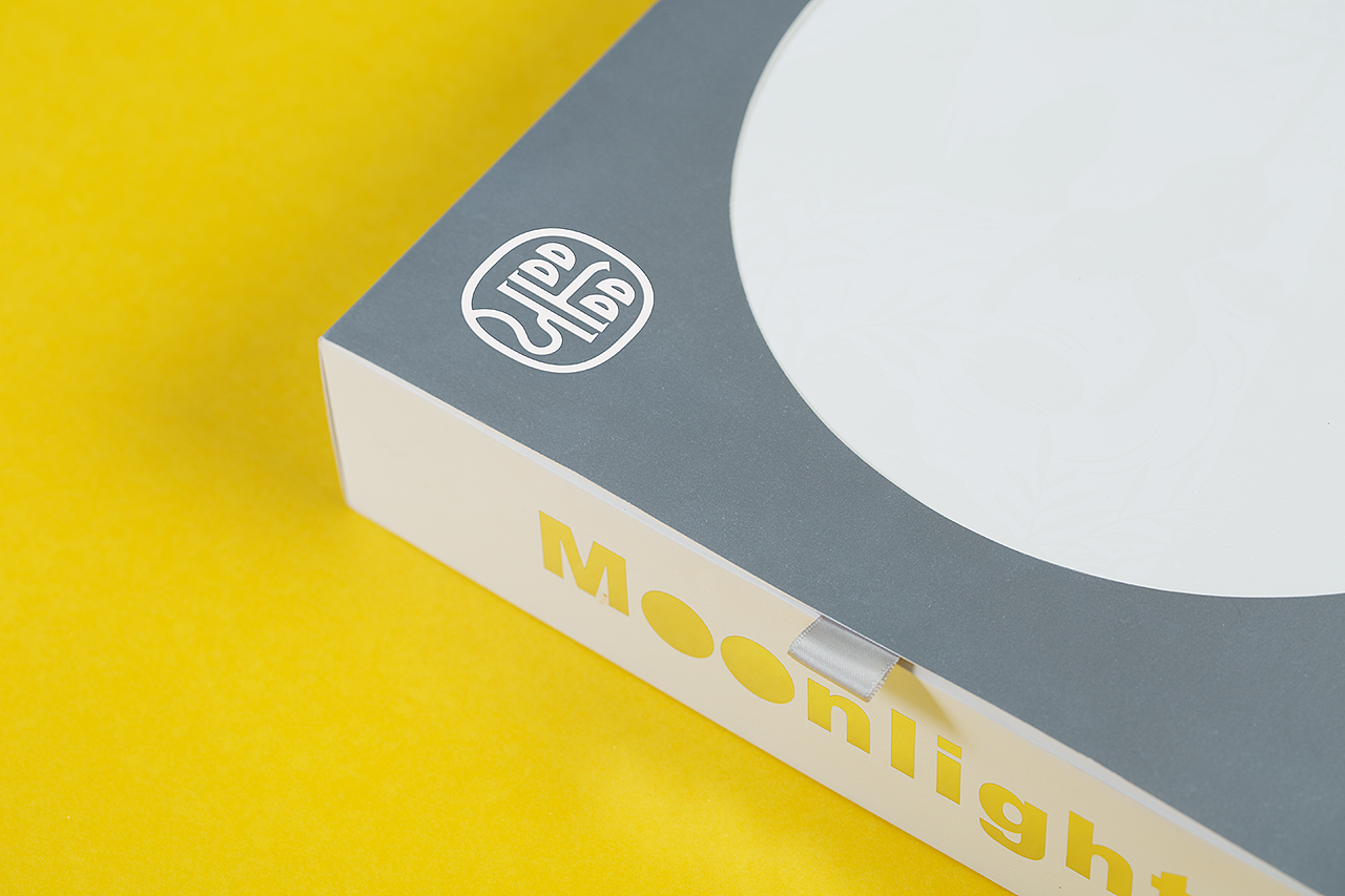 月光—企業(yè)定制版，一款夜里會(huì)自然亮起的月餅包裝。（圖ZODk4MzY1OTY=） - 包裝 - 站酷設(shè)計(jì)師花山水溪設(shè)計(jì)原創(chuàng)素材 - 站酷ZCOOL