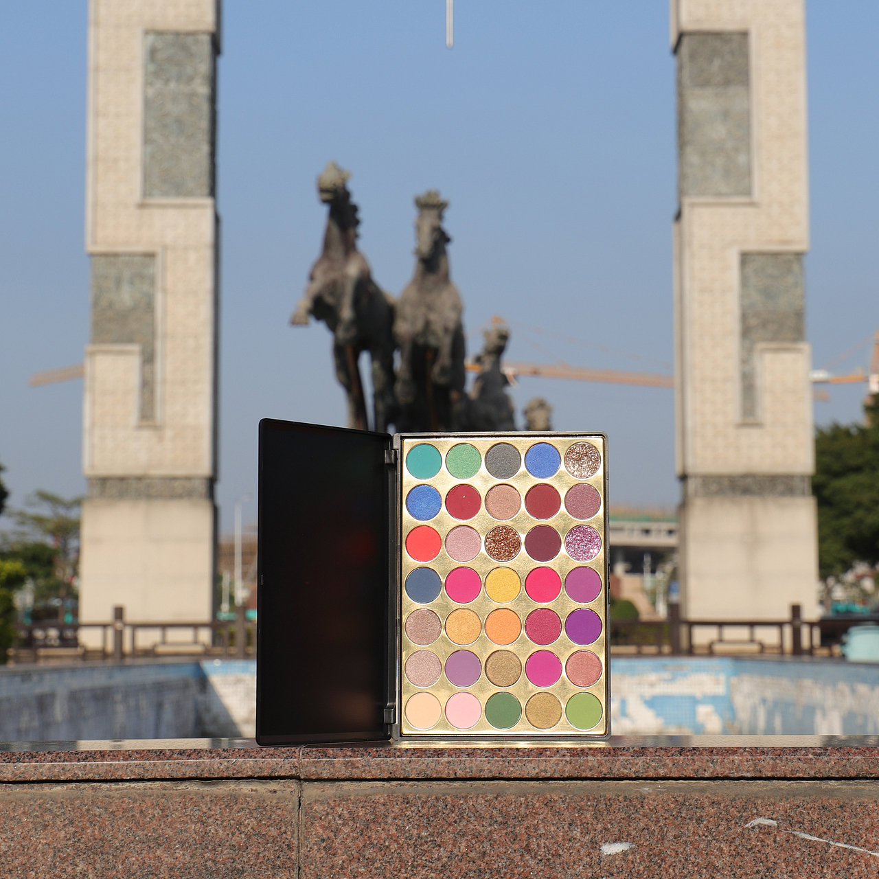 化妆品--多色眼影（图ZMjQyNzM5NDEy） - 产品摄影 - 站酷设计师jepson377原创素材 - 站酷ZCOOL