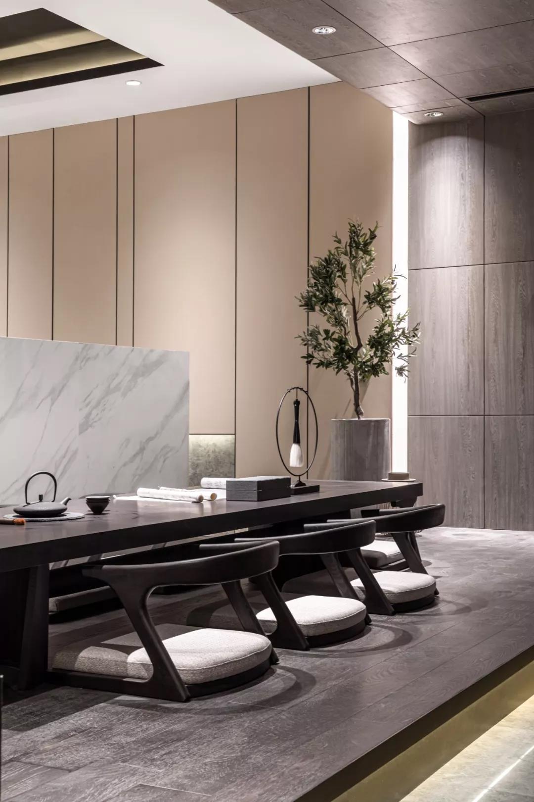 高级灰四层别墅样板间设计