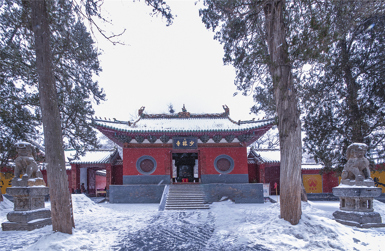 地处河南省登封市西北面,是五岳中的中岳1982年,嵩山以河南嵩山风景