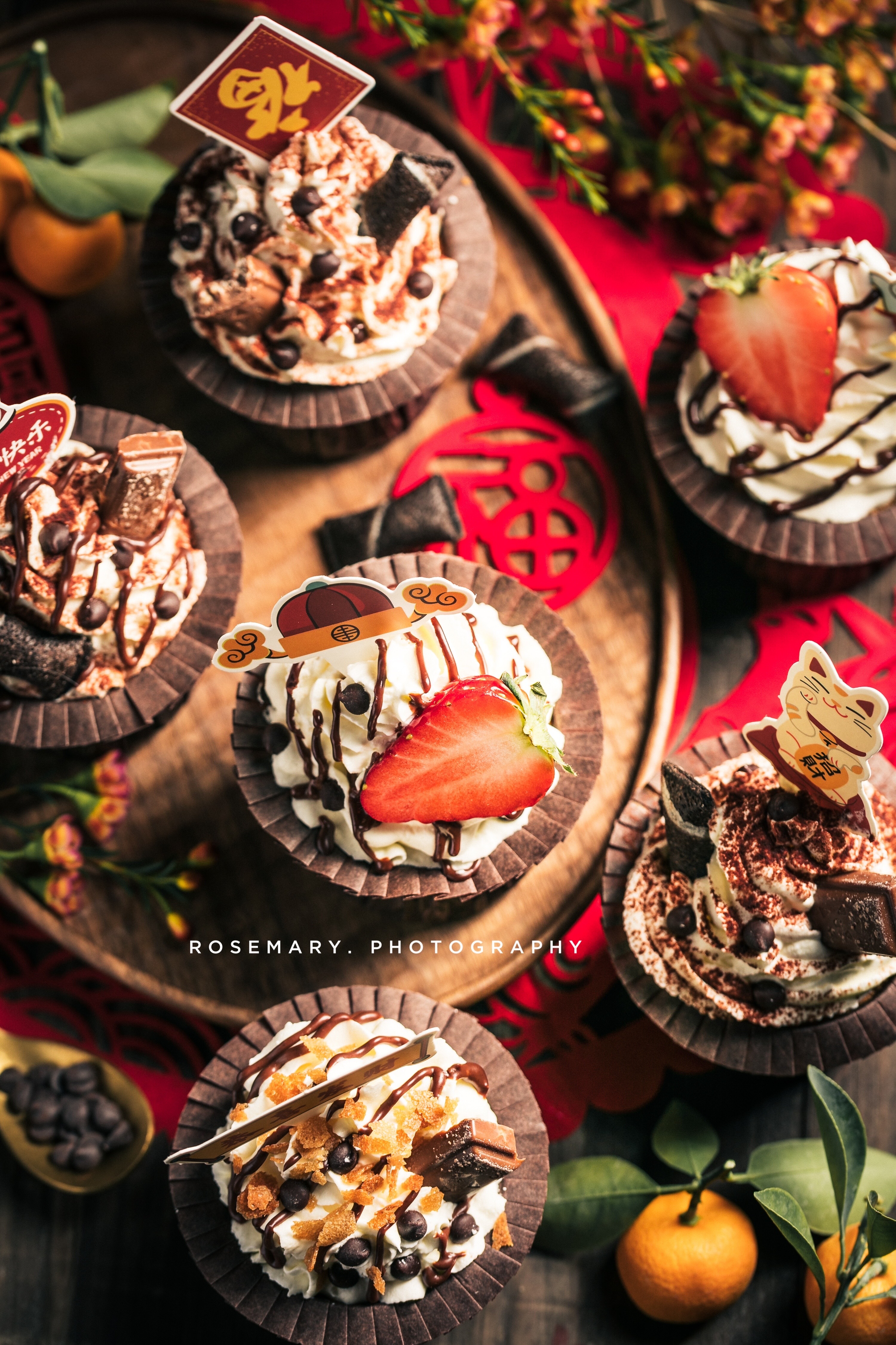 祝福都在图里了,新年纸杯蛋糕