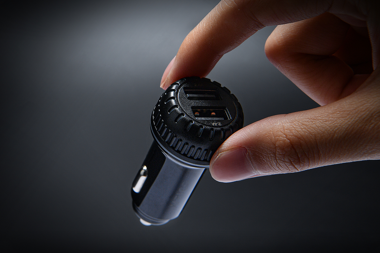 隐蔽者车充（图ZMjQ2OTI0NzY4） - 产品摄影 - 站酷设计师liu涛涛原创素材 - 站酷ZCOOL