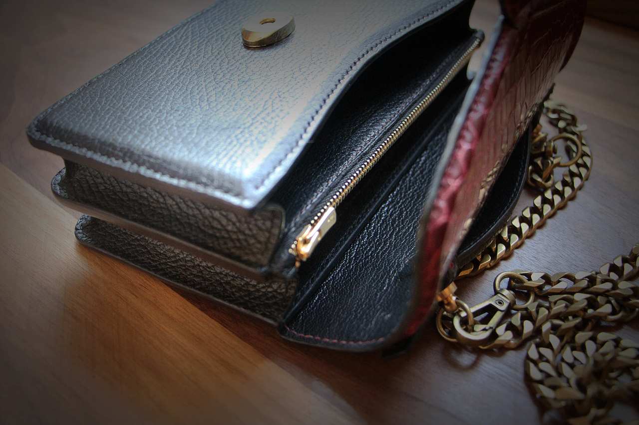 美洲鳄玫红迷你挎包