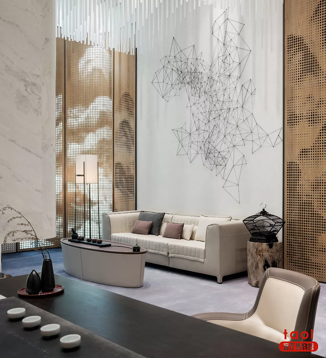 【客厅博物馆】商业空间的装饰一定要简洁大方,符合商业的特性。