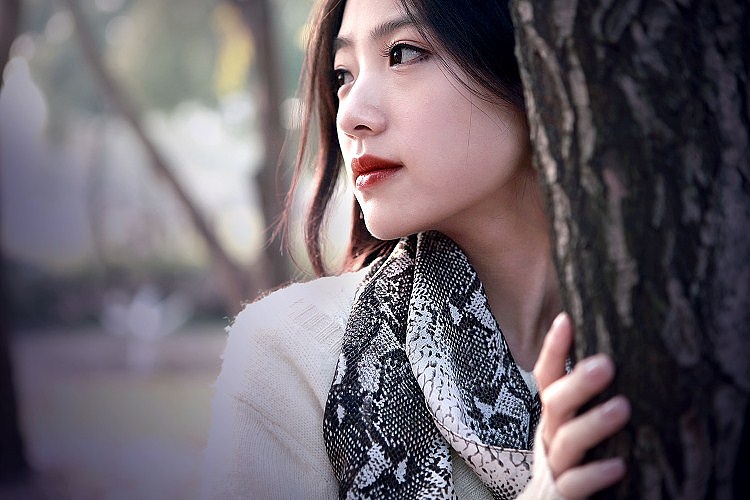 蓝色相思之忧郁系の女生