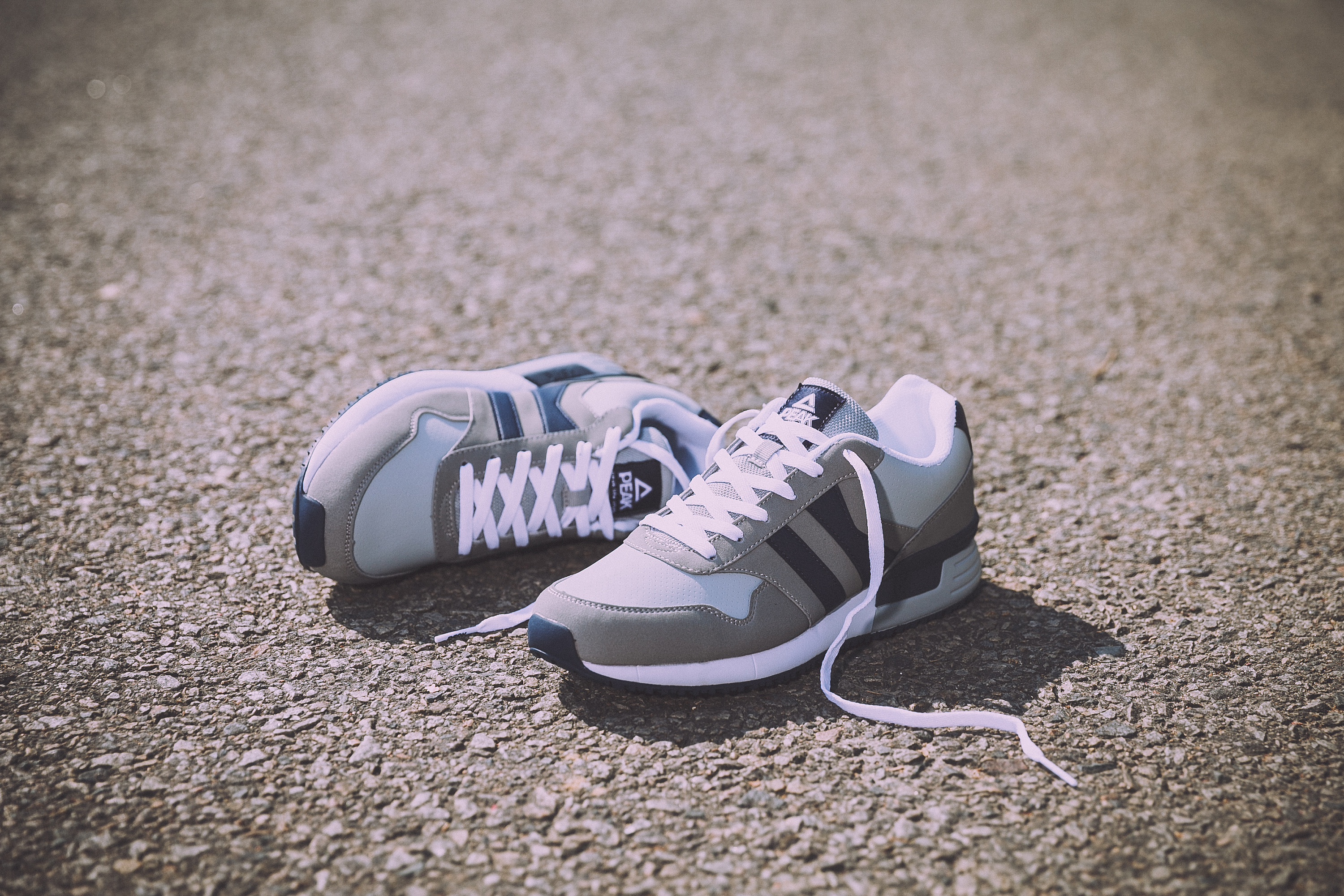 运动鞋外景|摄影|静物|xiangjinhuang - 原创作品 - 站酷 (zcool)