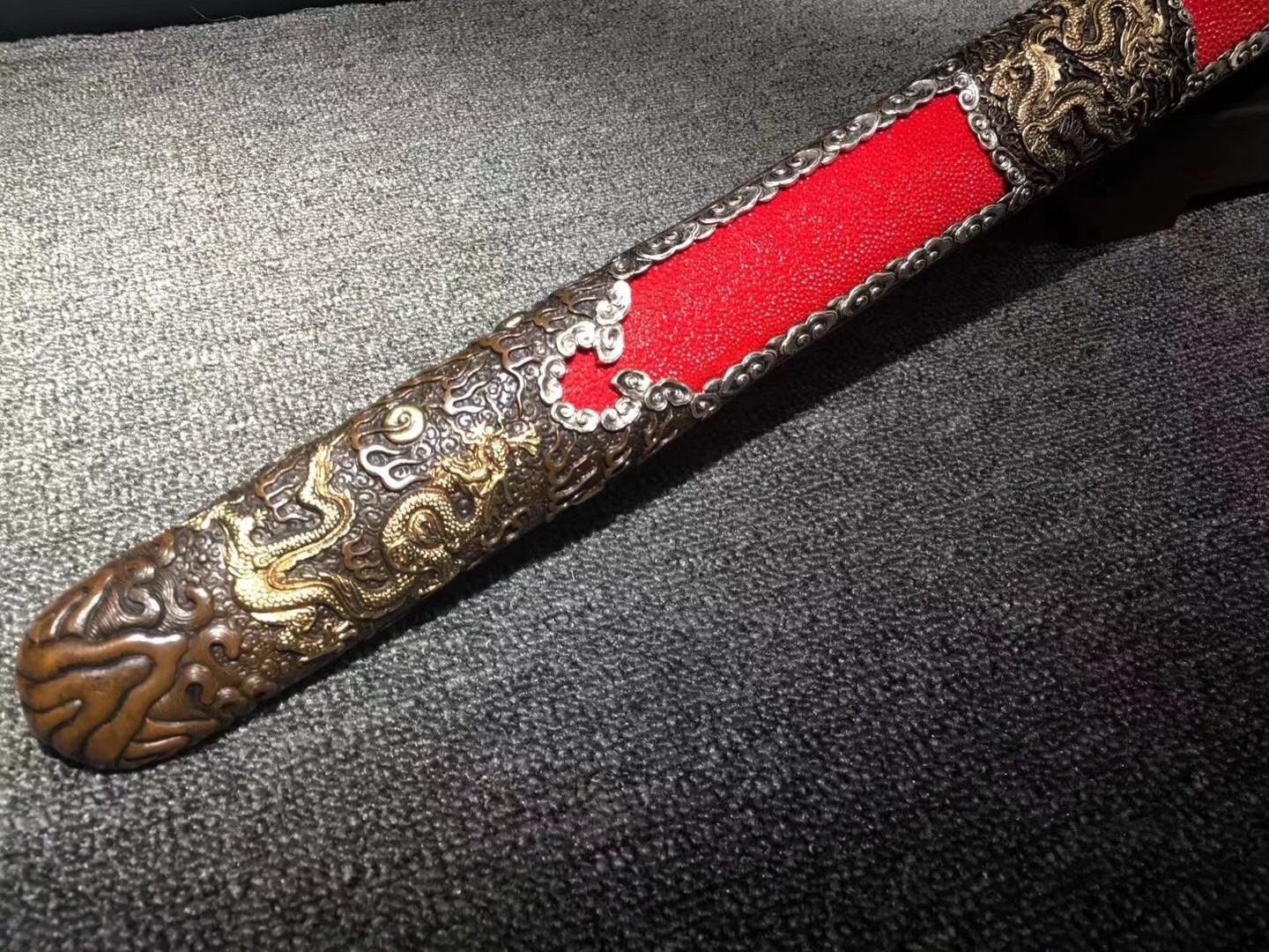 铜装鎏金鎏银百炼花纹钢双槽手工研磨精品鱼皮鞘 御龙剑