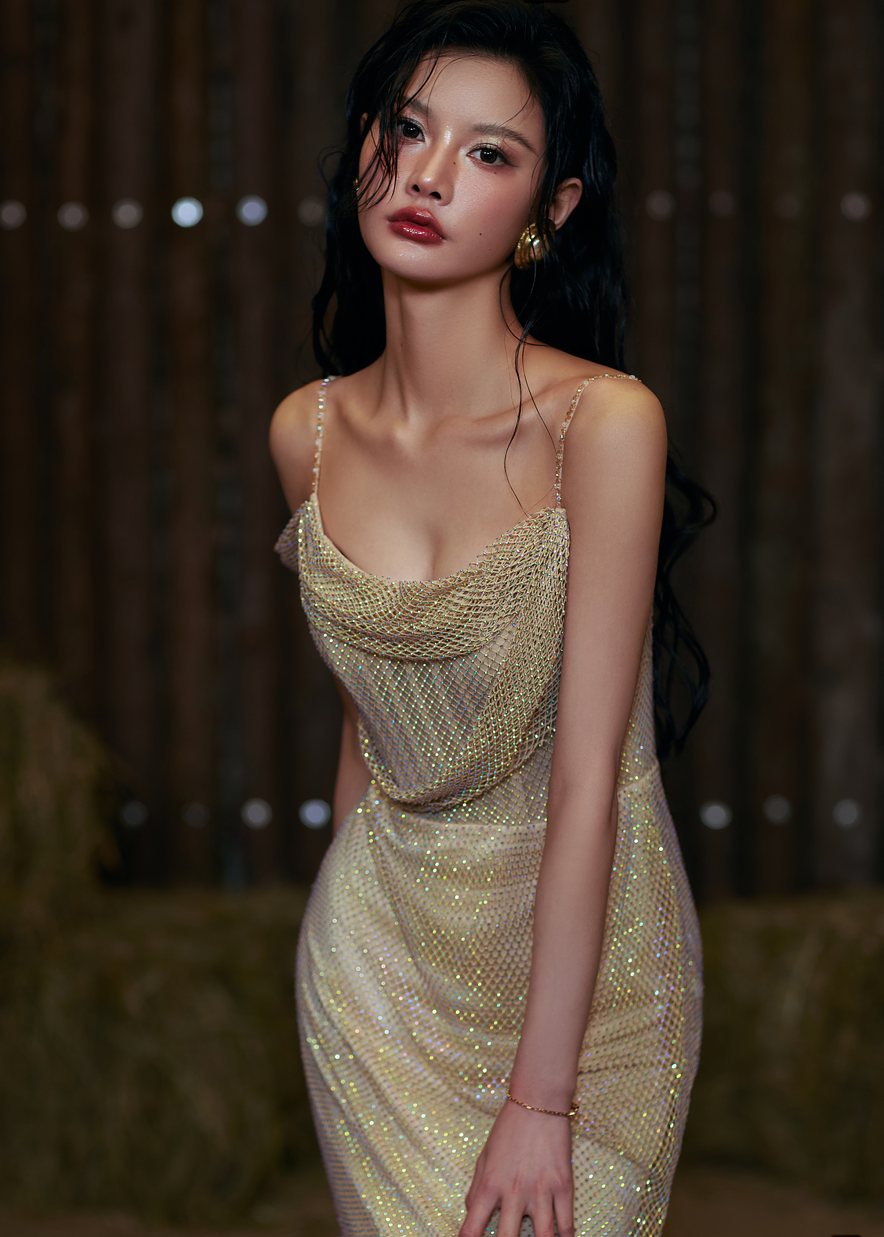 人像修图|一套图客户要求修两个版本|更喜欢哪个?