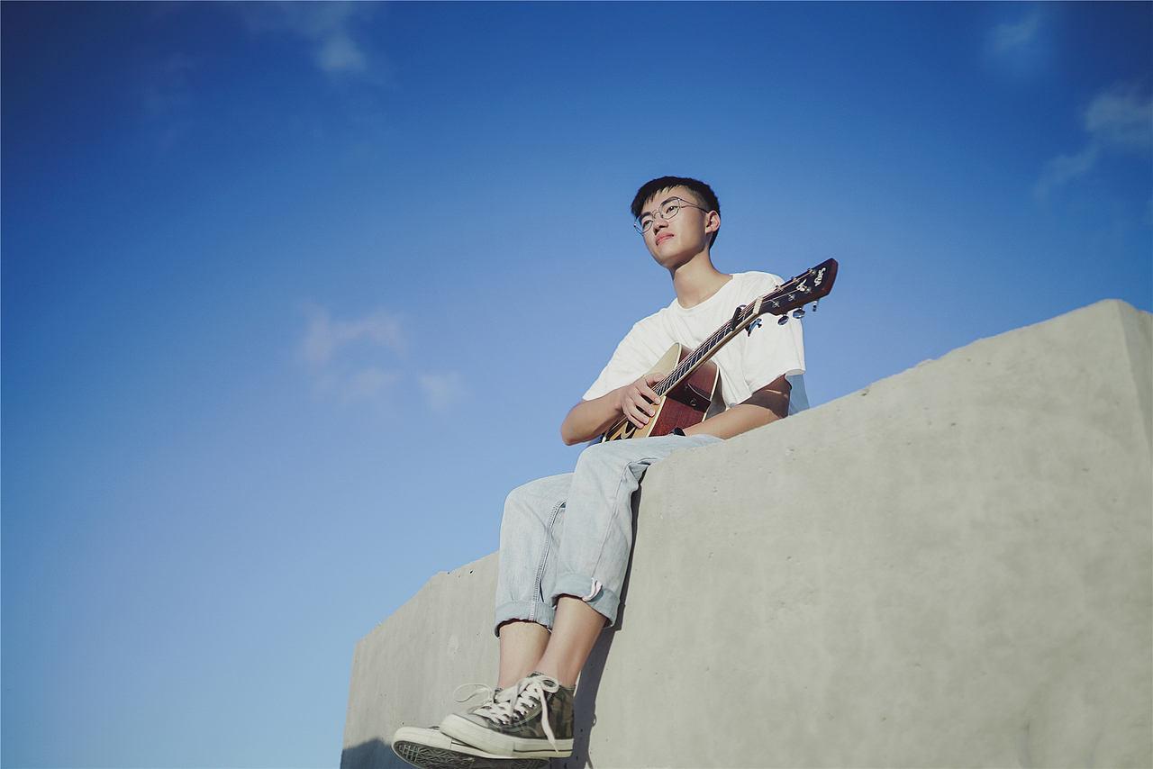 他 与 吉 他（图ZMTk0MzEzMzQ0） - 人像摄影 - 站酷设计师我是阿长原创素材 - 站酷ZCOOL