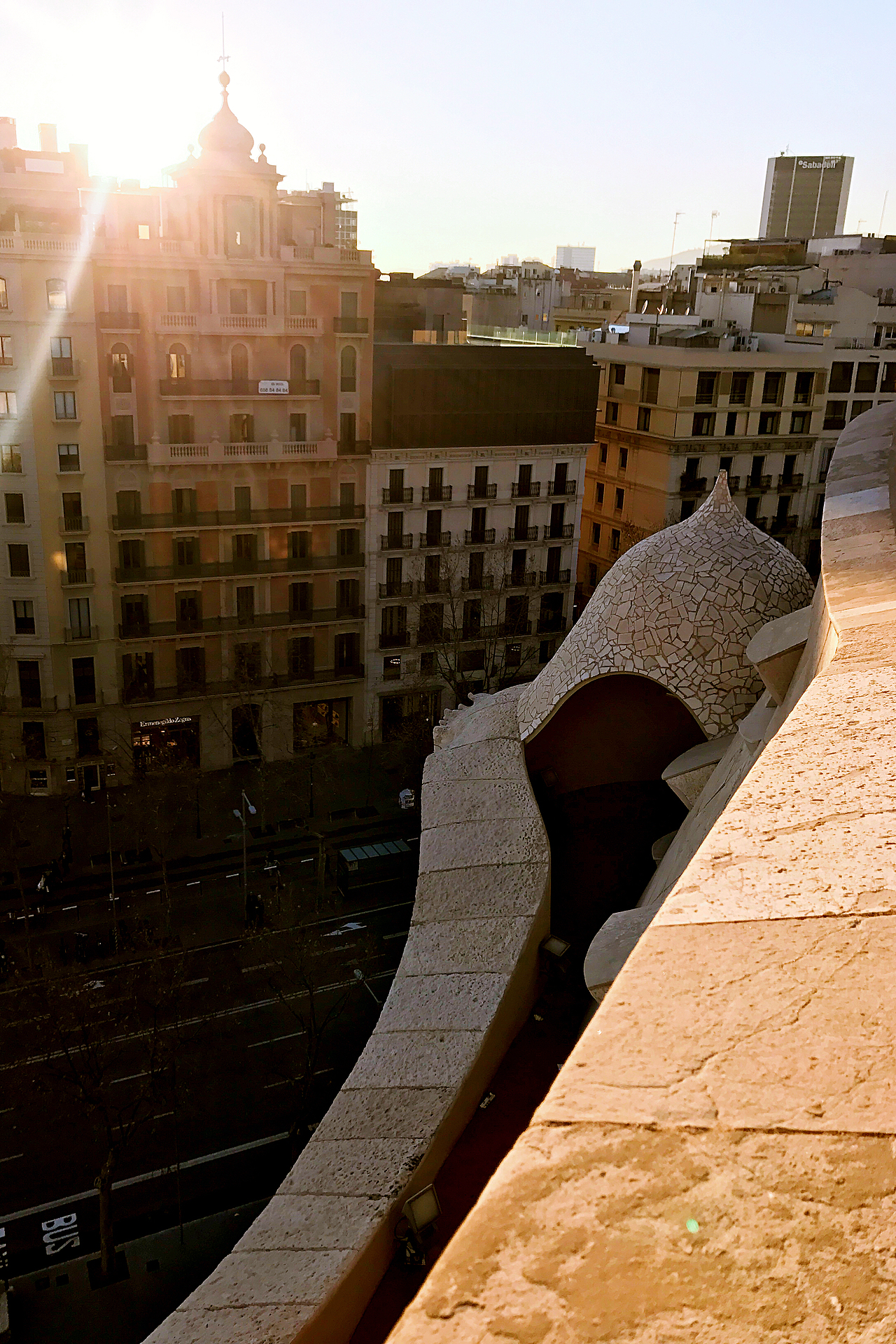 前一阵子，到了米拉之家。#CASA MILà#（图ZNzMyNjEwMjg=） - 风光摄影 - 站酷设计师Manteau1105原创素材 - 站酷ZCOOL