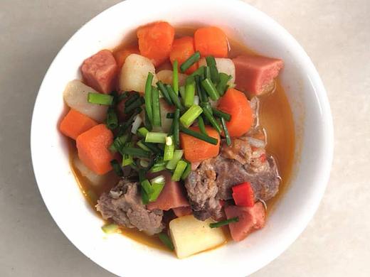 胡萝卜土豆炖排骨