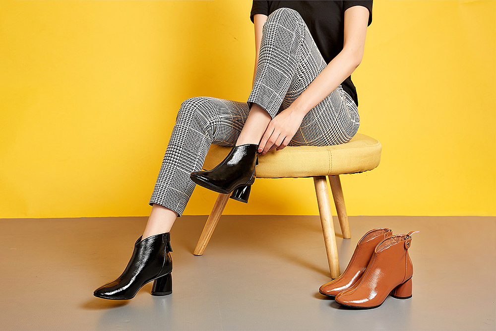 女鞋上腳圖（圖ZMTQyMDM3NDQ0） - 產(chǎn)品攝影 - 站酷設(shè)計師商業(yè)攝影師曉東原創(chuàng)素材 - 站酷ZCOOL