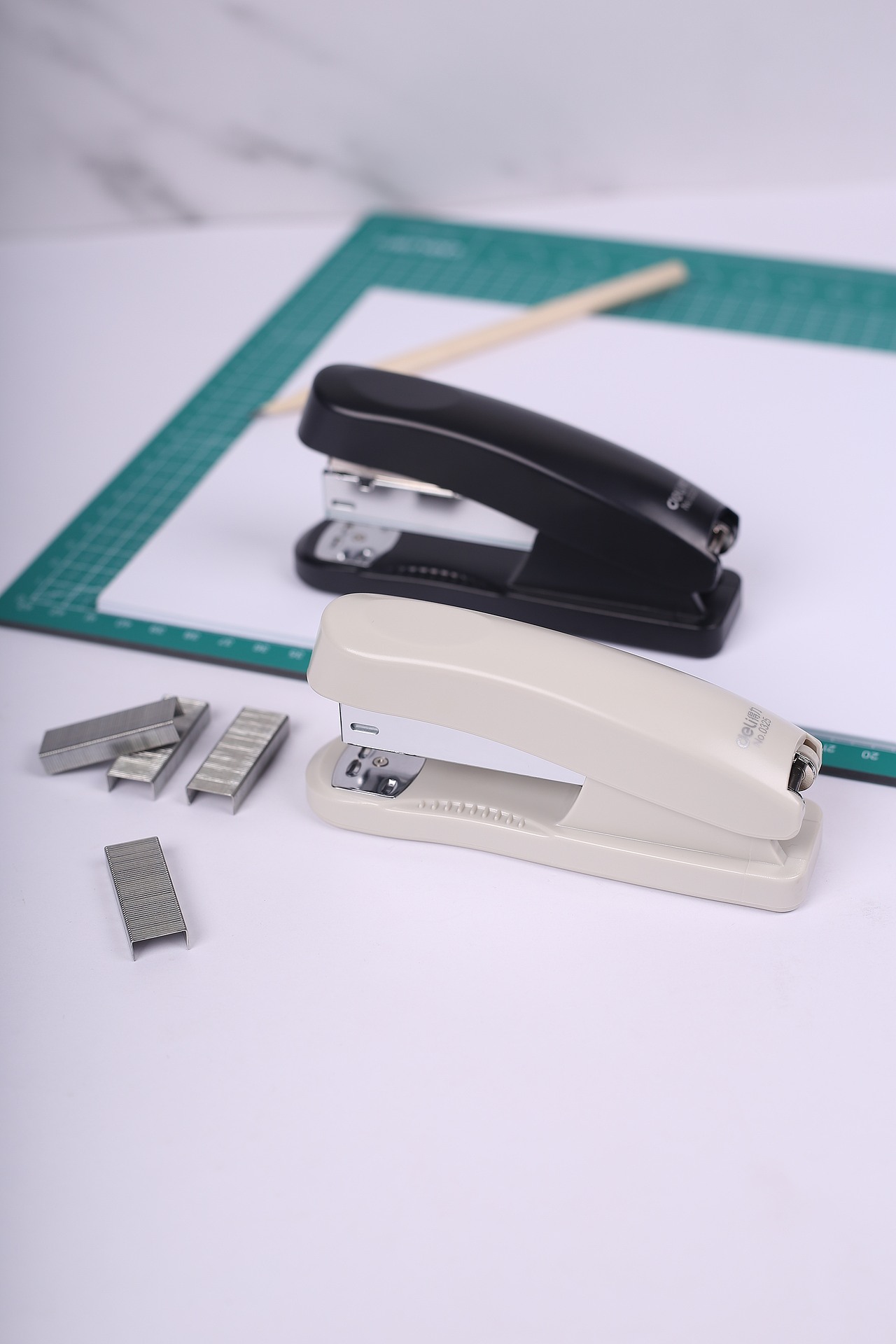 得力文具-订书机