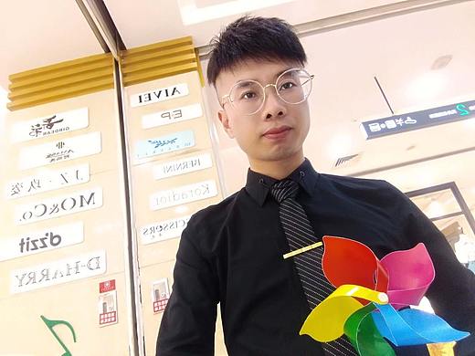 才子锁定出道位，杨大侠颜值回春：墨香化成酒，青春落诗行