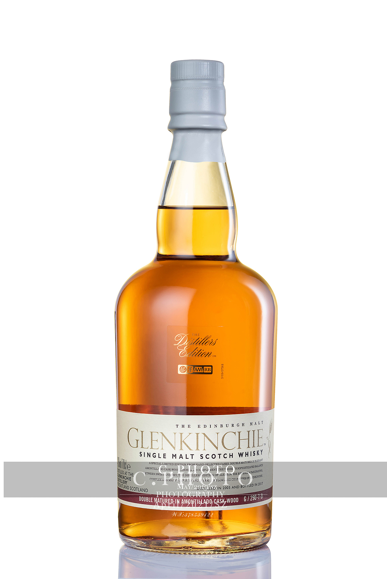 洋酒白底图洋洒威士忌白葡萄酒红酒摄影